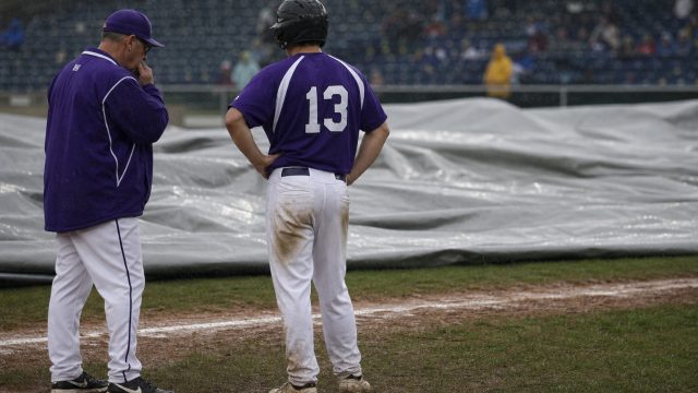 Border Cats Face Rain Delay, S