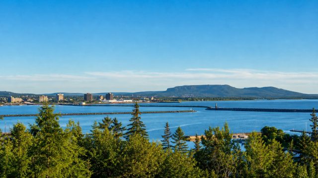 Sunny Start to the Week: Thund