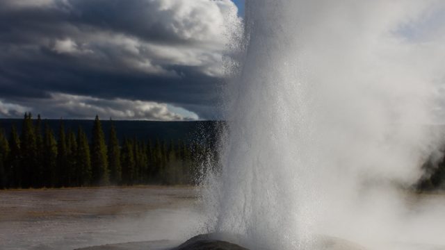 Yellowstone's Hydrothermal Act